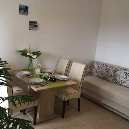 Blue Lagoon تروغير