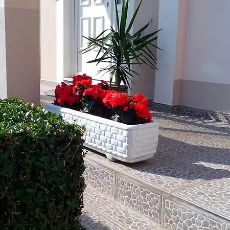 Blue Lagoon شقة تروغير